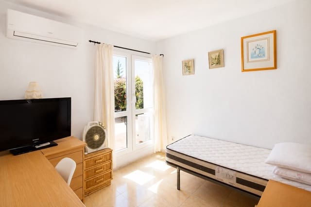 Casa de 2 habitaciones en Estepona en venta - 1.200.000 € (Ref: 10024816)