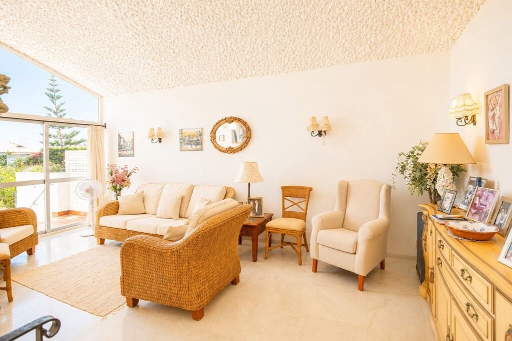 Casa de 2 habitaciones en Estepona en venta - 1.200.000 € (Ref: 10024816)