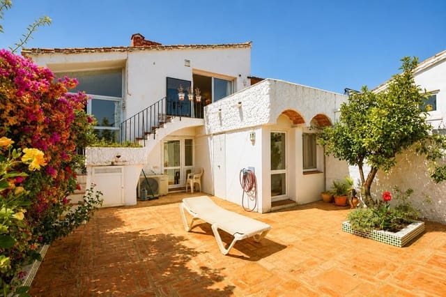 Casa de 2 habitaciones en Estepona en venta - 1.200.000 € (Ref: 10024816)