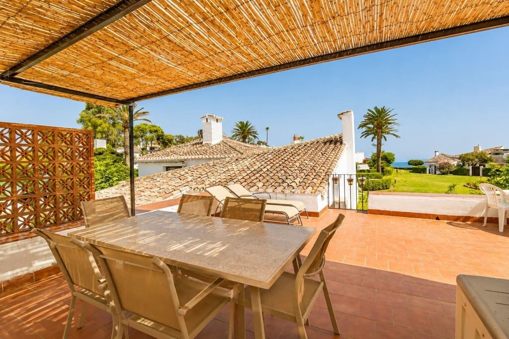 Casa de 2 habitaciones en Estepona en venta - 1.200.000 € (Ref: 10024816)
