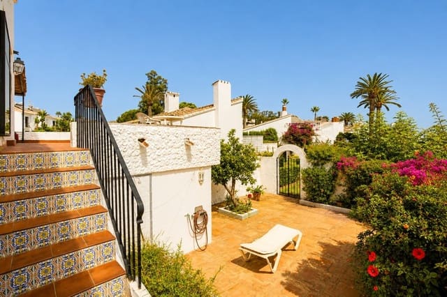 Casa de 2 habitaciones en Estepona en venta - 1.200.000 € (Ref: 10024816)
