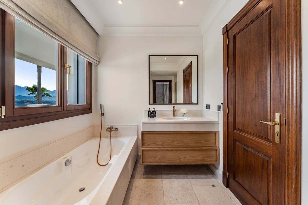 5 chambre Villa/Maison à vendre à Benahavis - 4 750 000 € (Ref: 10035963)