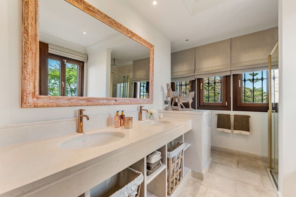 5 chambre Villa/Maison à vendre à Benahavis - 4 750 000 € (Ref: 10035963)
