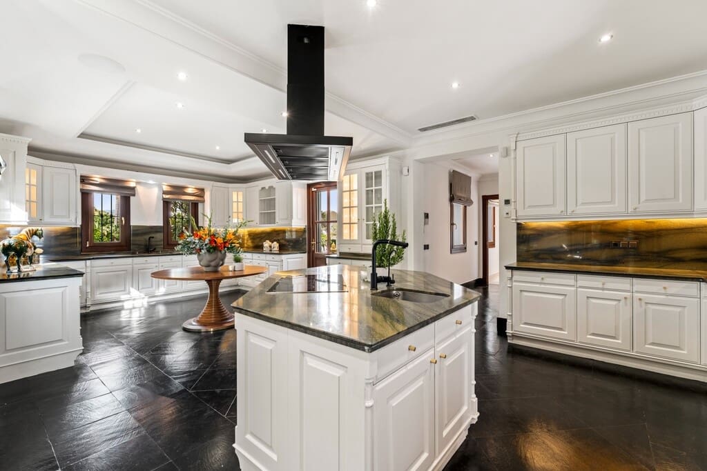 5 chambre Villa/Maison à vendre à Benahavis - 4 750 000 € (Ref: 10035963)