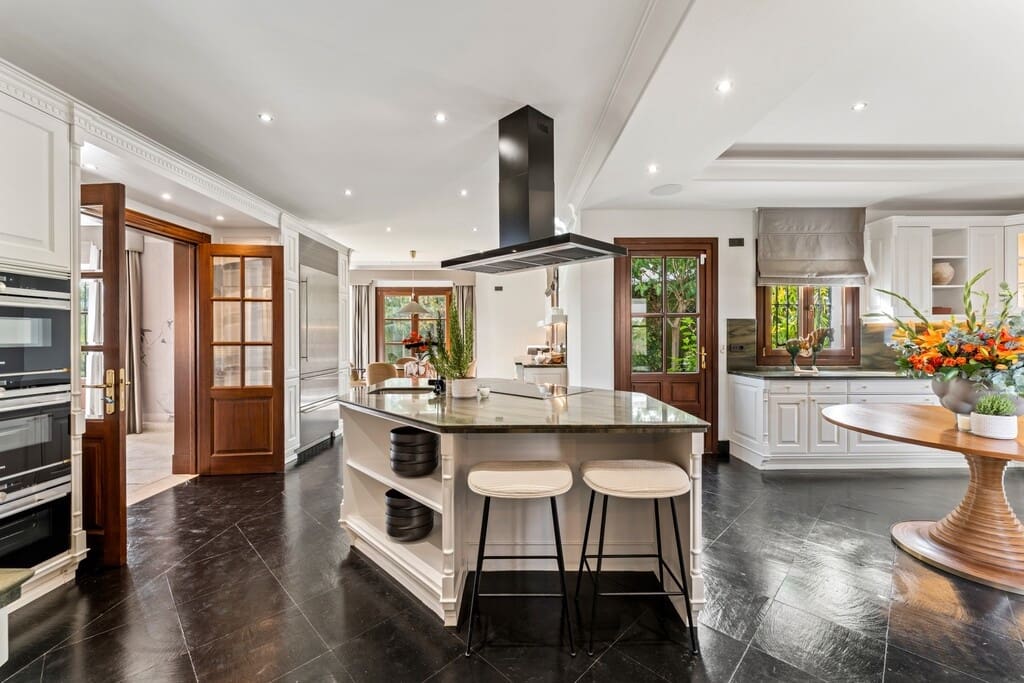 5 chambre Villa/Maison à vendre à Benahavis - 4 750 000 € (Ref: 10035963)