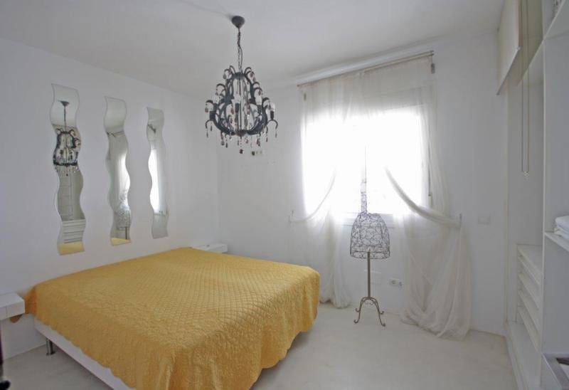 3 bedroom Villa for sale in Marbella with pool - € 595,000 (Ref: 7538007)