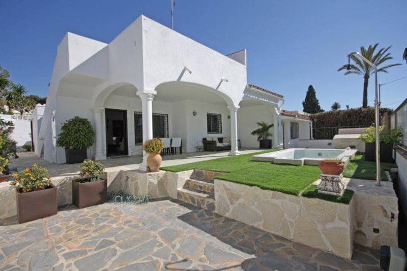 3 bedroom Villa for sale in Marbella with pool - € 595,000 (Ref: 7538007)