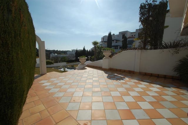 Casa de 2 habitaciones en Marbella en venta con piscina - 420.000 € (Ref: 7538620)