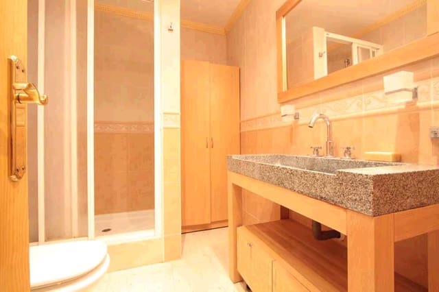 4 chambre Maison de Ville à vendre à Marbella avec piscine - 379 000 € (Ref: 7538621)