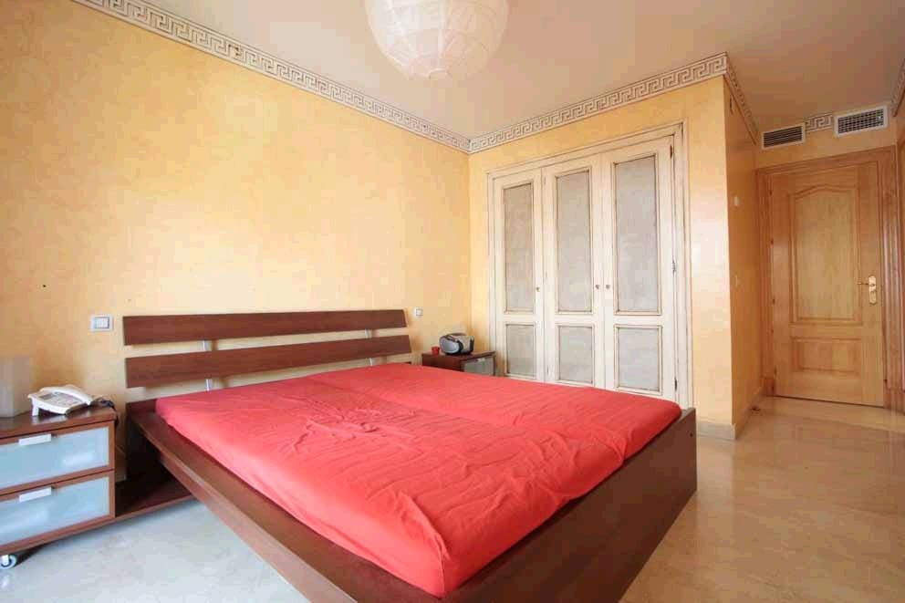 4 chambre Maison de Ville à vendre à Marbella avec piscine - 379 000 € (Ref: 7538621)