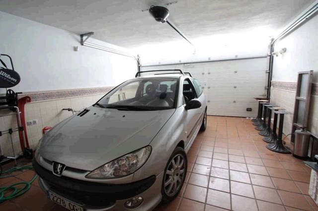 4 chambre Maison de Ville à vendre à Marbella avec piscine - 379 000 € (Ref: 7538621)