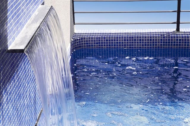 2 quarto Apartamento para venda em Estepona com piscina - 695 000 € (Ref: 7538631)