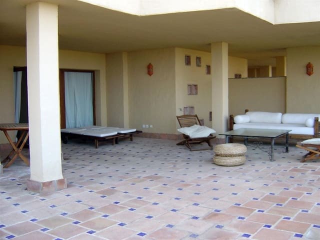 Apartamento de 2 habitaciones en Marbella en venta con piscina - 455.000 € (Ref: 7538636)