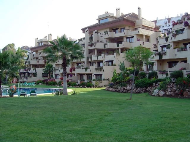 Apartamento de 2 habitaciones en Marbella en venta con piscina - 455.000 € (Ref: 7538636)