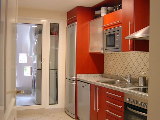 Apartamento de 2 habitaciones en Marbella en venta con piscina - 455.000 € (Ref: 7538636)