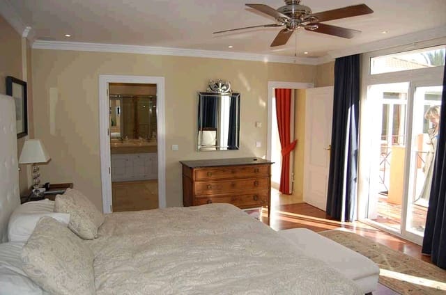 6 bedroom Villa for sale in Marbella with pool - € 1,795,000 (Ref: 7538648)