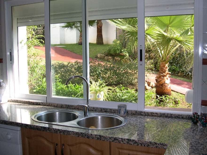 4 Zimmer Haus zu verkaufen in Marbella mit Pool - 525.000 € (Ref: 7538653)