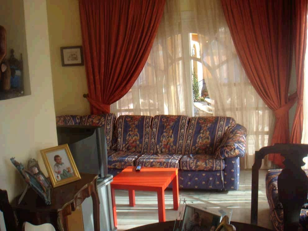 4 bedroom Villa for sale in Marbella with pool - € 850,000 (Ref: 7538658)