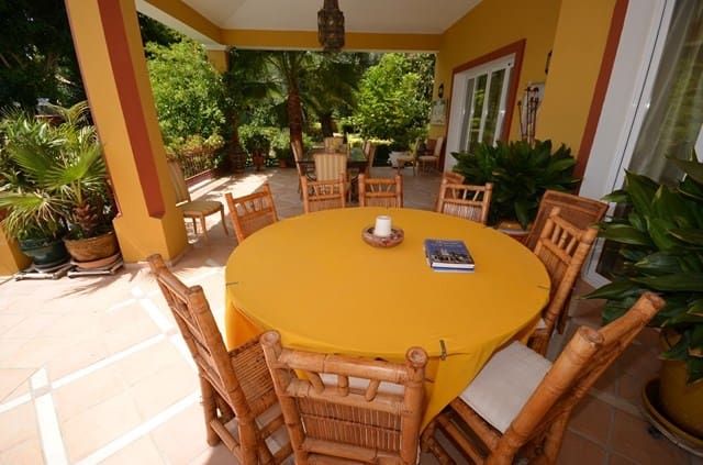 6 soverom Villa til salgs i El Paraiso med svømmebasseng - € 4 500 000 (Ref: 7538659)