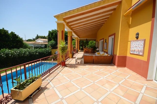 6 soverom Villa til salgs i El Paraiso med svømmebasseng - € 4 500 000 (Ref: 7538659)