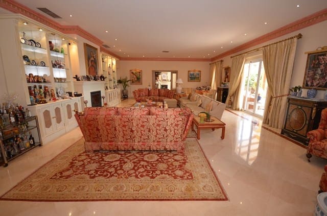 6 soverom Villa til salgs i El Paraiso med svømmebasseng - € 4 500 000 (Ref: 7538659)