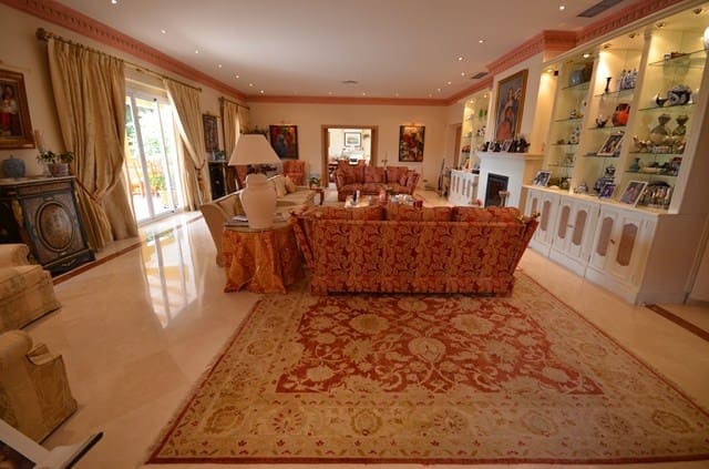 6 soverom Villa til salgs i El Paraiso med svømmebasseng - € 4 500 000 (Ref: 7538659)