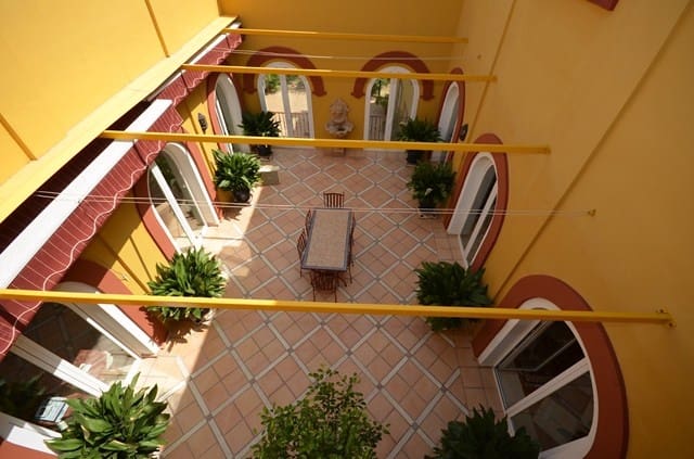 6 soverom Villa til salgs i El Paraiso med svømmebasseng - € 4 500 000 (Ref: 7538659)