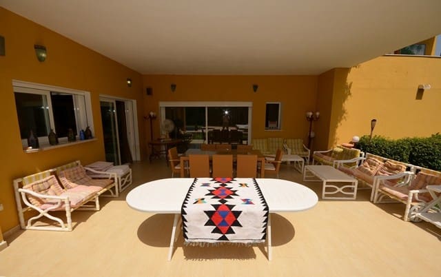 6 soverom Villa til salgs i El Paraiso med svømmebasseng - € 4 500 000 (Ref: 7538659)