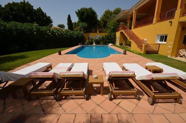 6 soverom Villa til salgs i El Paraiso med svømmebasseng - € 4 500 000 (Ref: 7538659)