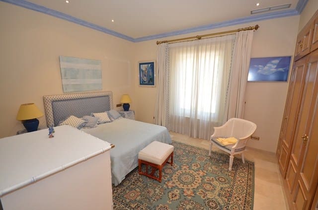 6 soverom Villa til salgs i El Paraiso med svømmebasseng - € 4 500 000 (Ref: 7538659)