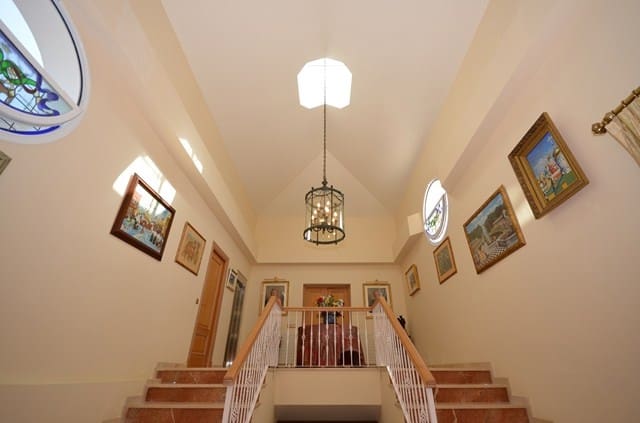 6 soverom Villa til salgs i El Paraiso med svømmebasseng - € 4 500 000 (Ref: 7538659)