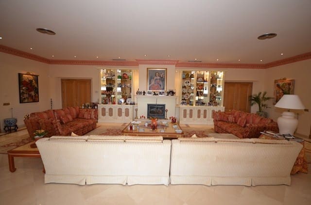 6 soverom Villa til salgs i El Paraiso med svømmebasseng - € 4 500 000 (Ref: 7538659)