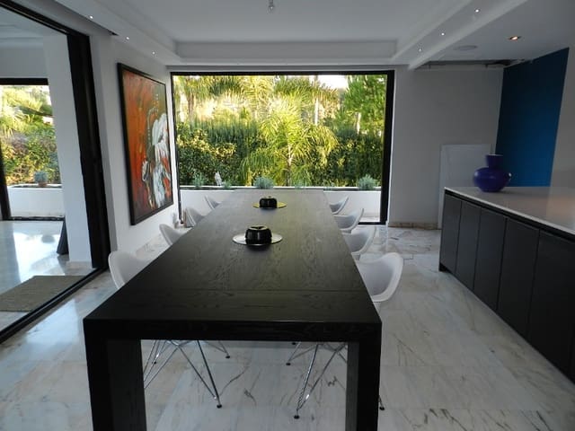 Chalet de 5 habitaciones en Marbella en venta con piscina - 3.500.000 € (Ref: 7538663)