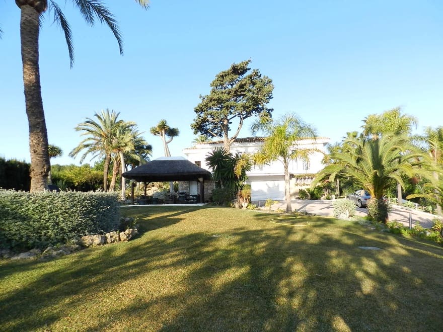 Chalet de 5 habitaciones en Marbella en venta con piscina - 3.500.000 € (Ref: 7538663)
