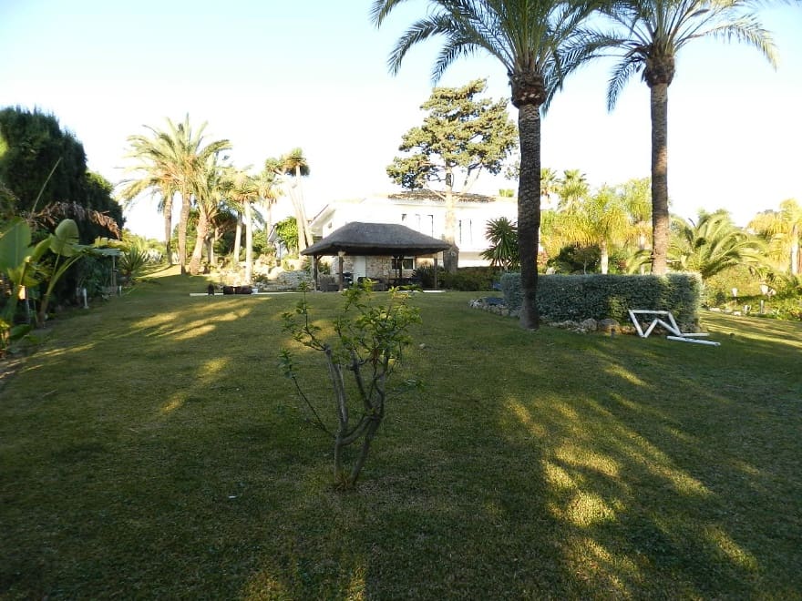 Chalet de 5 habitaciones en Marbella en venta con piscina - 3.500.000 € (Ref: 7538663)