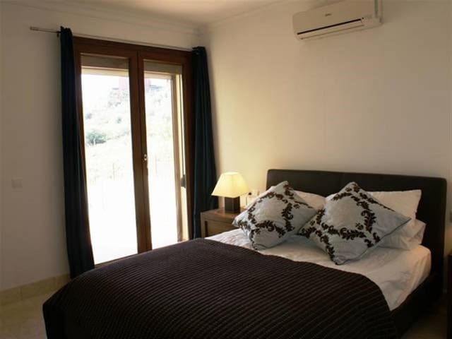 5 slaapkamer Villa te koop in Benahavís pueblo, Benahavís met zwembad - € 1.250.000 (Ref: 7538664)