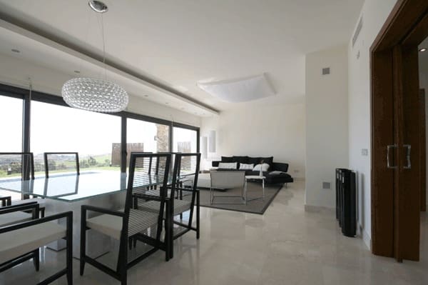 3 quarto Moradia para venda em Estepona com piscina - 1 295 000 € (Ref: 7538669)