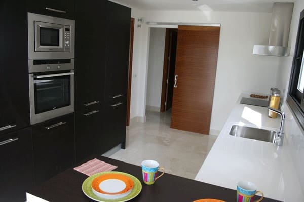 3 quarto Moradia para venda em Estepona com piscina - 1 295 000 € (Ref: 7538669)