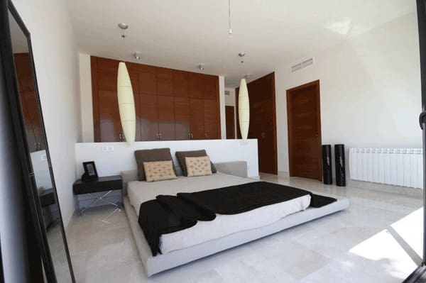 3 quarto Moradia para venda em Estepona com piscina - 1 295 000 € (Ref: 7538669)