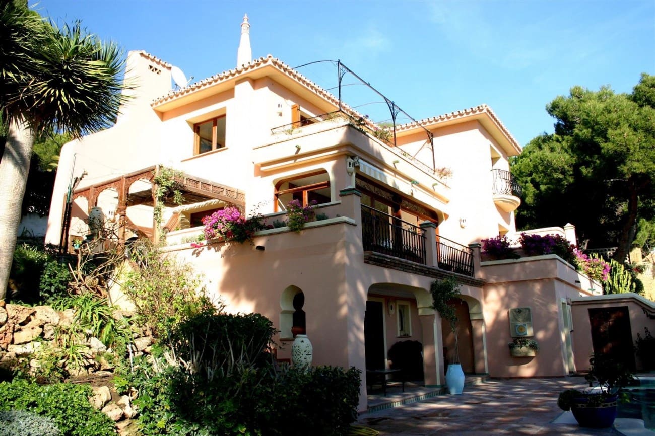 Chalet de 5 habitaciones en Marbella en venta con piscina - 1.700.000 € (Ref: 7538672)