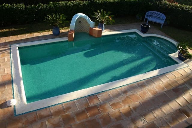 Chalet de 5 habitaciones en Marbella en venta con piscina - 1.700.000 € (Ref: 7538672)