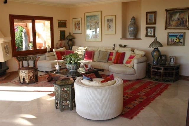 Chalet de 5 habitaciones en Marbella en venta con piscina - 1.700.000 € (Ref: 7538672)