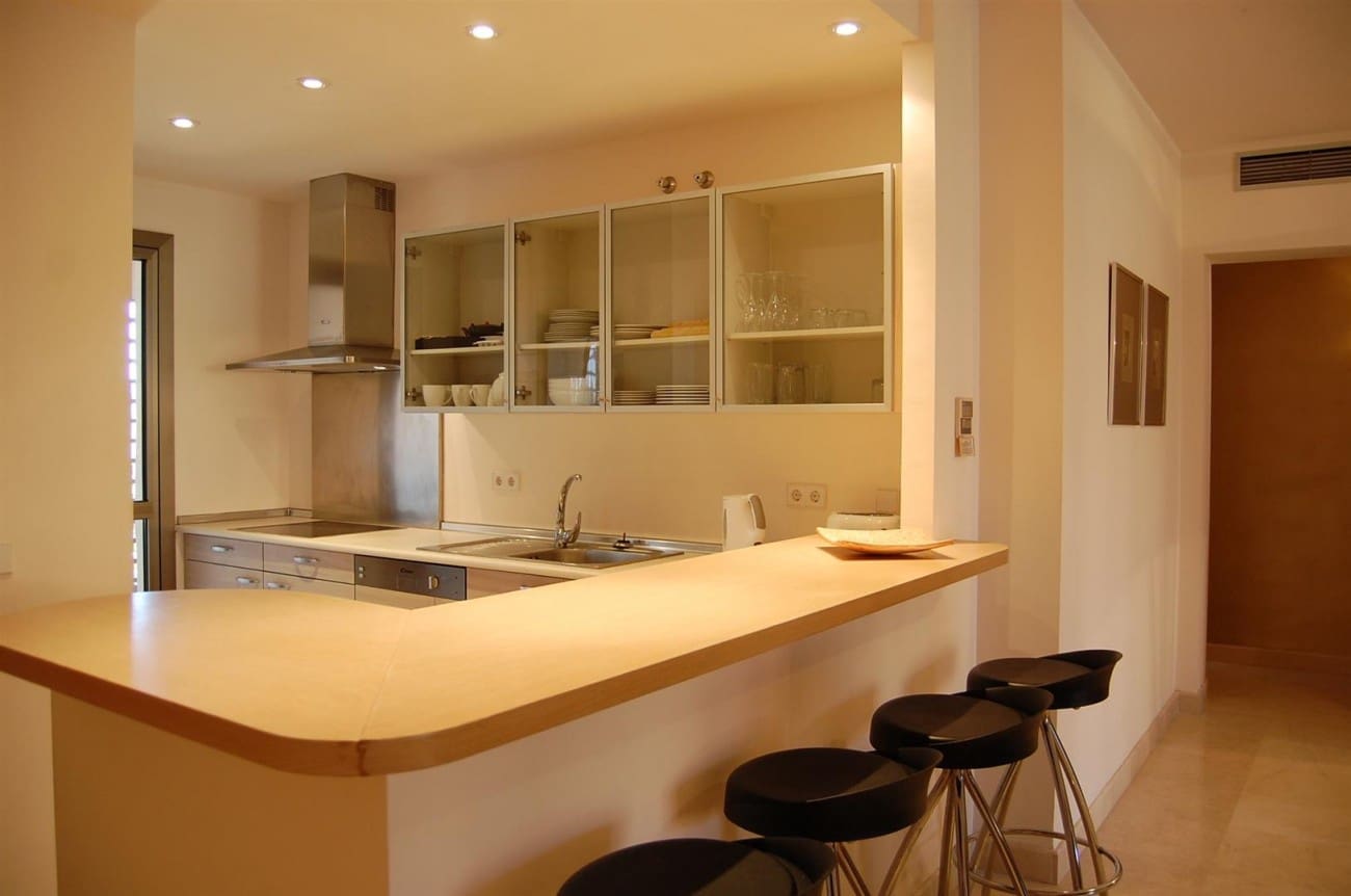 Apartamento de 2 habitaciones en Estepona en venta con piscina - 250.000 € (Ref: 7538673)