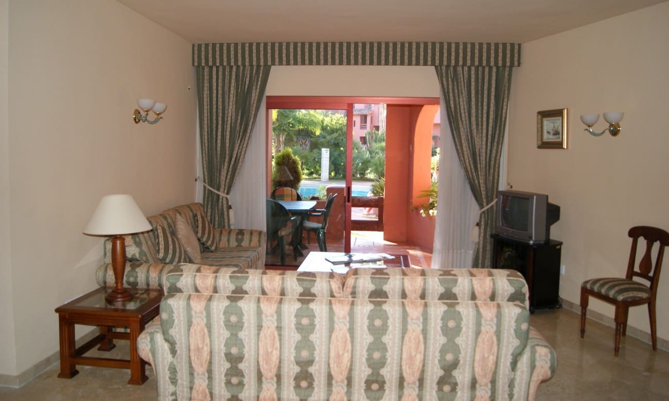2 bedroom Apartment for sale in Marbella with pool - € 265,000 (Ref: 7538680)