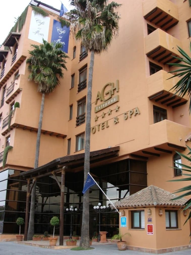 2 bedroom Apartment for sale in New Golden Mile with pool - € 345,000 (Ref: 7538686)