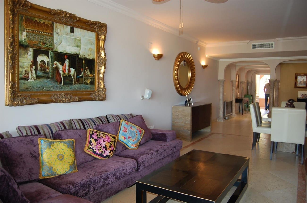 2 bedroom Apartment for sale in Marbella with pool - € 499,000 (Ref: 7538690)