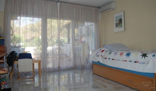 2 makuuhuone Huoneisto myytävänä paikassa Marbella mukana uima-altaan - 490 000 € (Ref: 7538695)