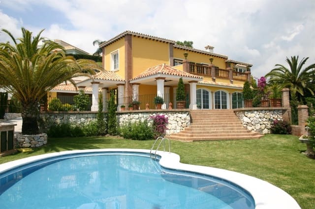 Chalet de 5 habitaciones en Marbella en venta con piscina - 2.350.000 € (Ref: 7538696)