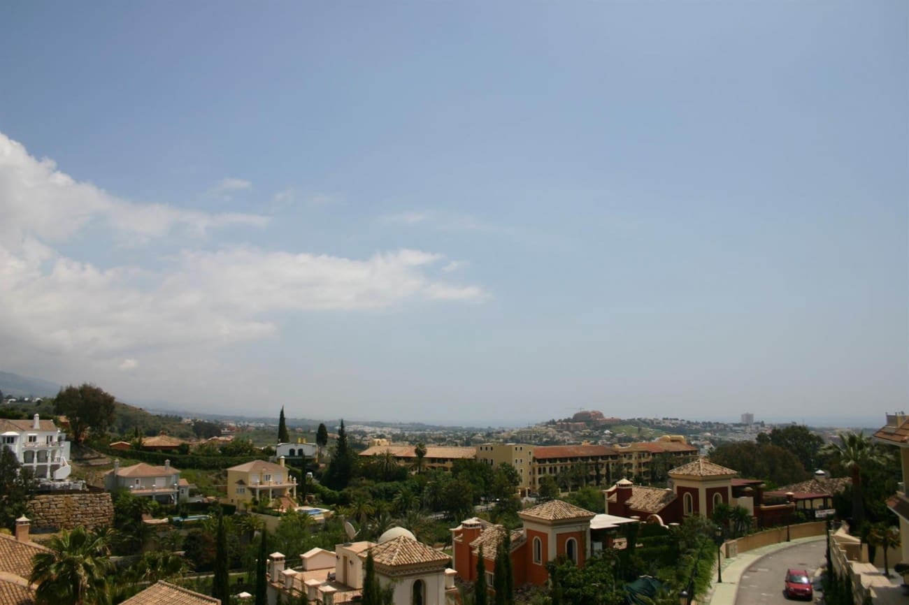 Chalet de 5 habitaciones en Marbella en venta con piscina - 2.350.000 € (Ref: 7538696)