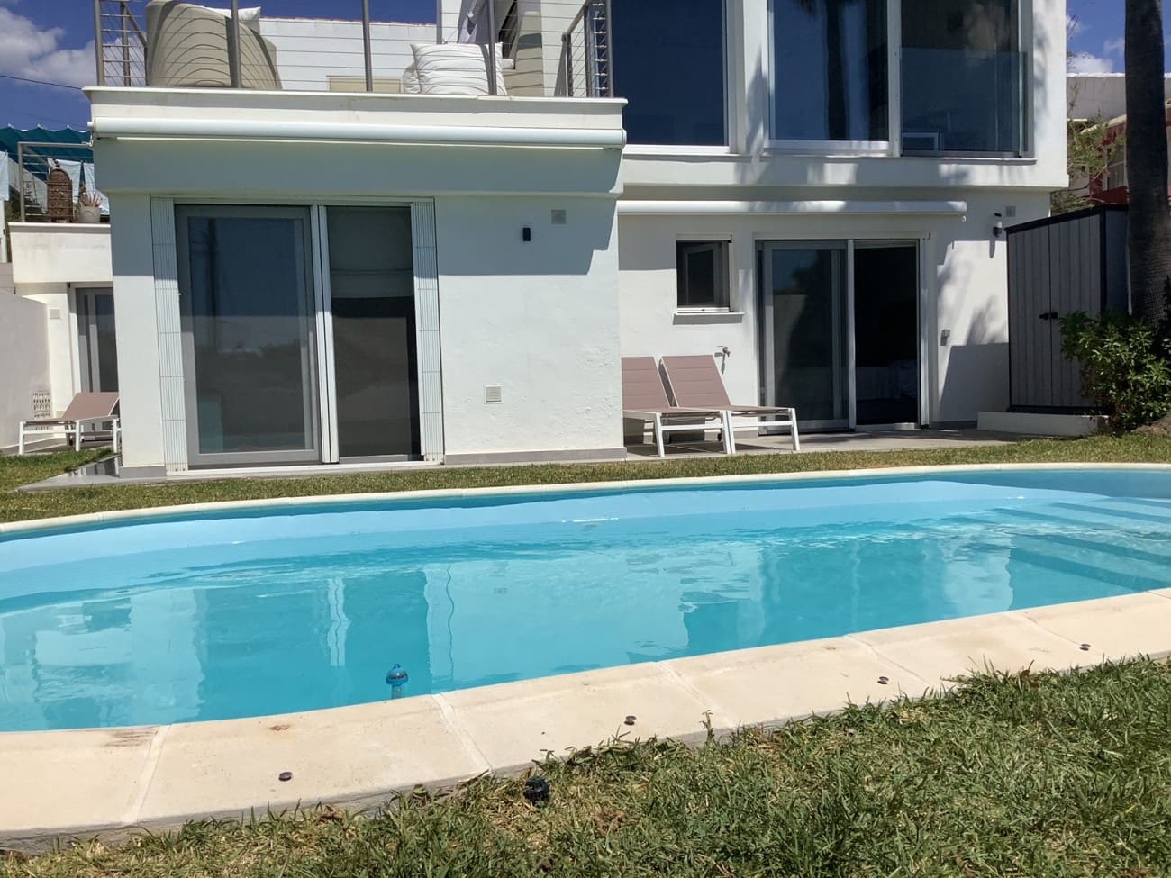 4 slaapkamer Villa te koop in Bahia Dorada met zwembad - € 1.295.000 (Ref: 7541023)